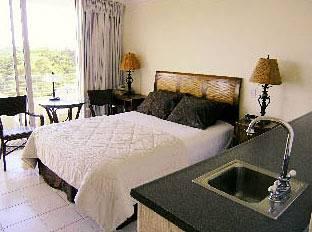 Castle At Waikiki Grand Hotel 2*